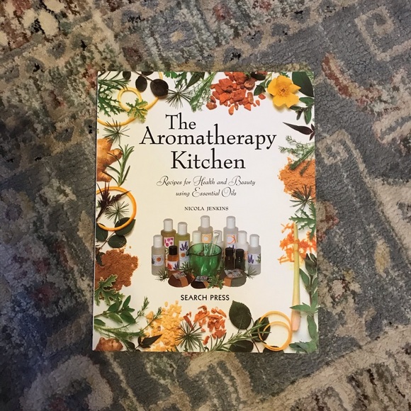 The Aromatherapy Kitchen Book - Picture 2 of 3